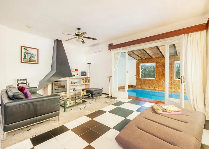 Villa Malik mit Meerblick und Pool